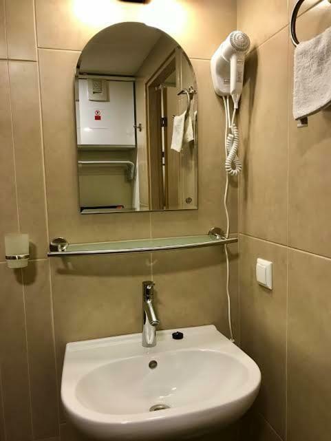 Karlson Boutique Apart Hotel Таллин Экстерьер фото